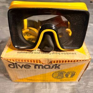 Vintage 1976 US Divers Dive Mask 5001-00 Yellow Box Receipt Pamphlet Jacques Cou